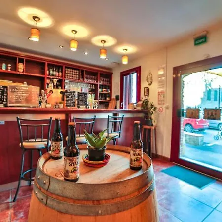 Le Triple Hop Hotel