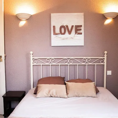 Le Triple Hop Hotel *