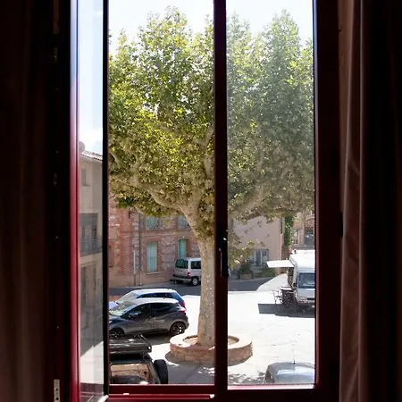 Le Triple Hop Hotel *