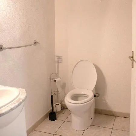 Le Triple Hop Hotel *